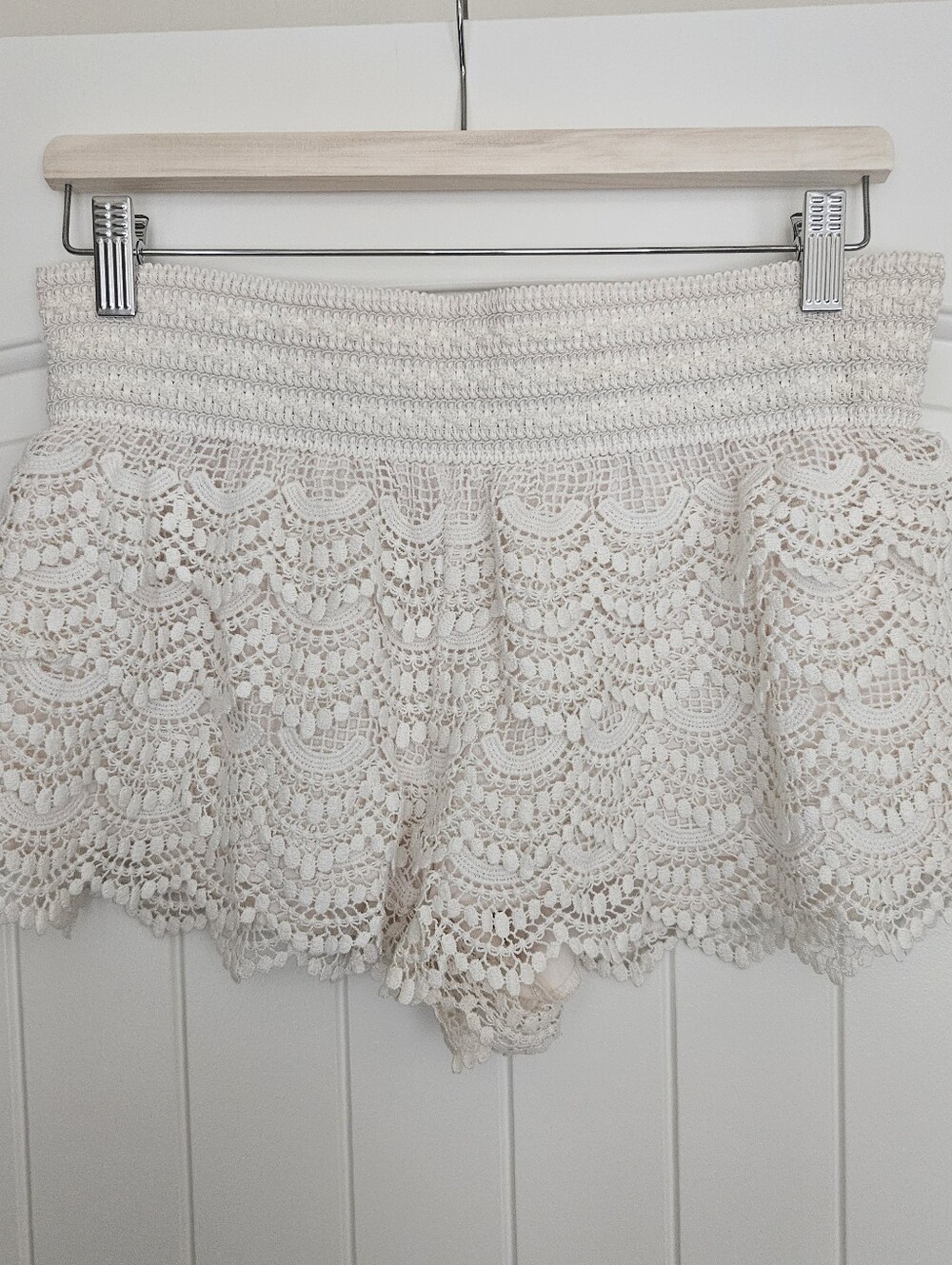 American Rag Cie Crochet Draped Lace Scalloped Shorts Cream Sz Medium